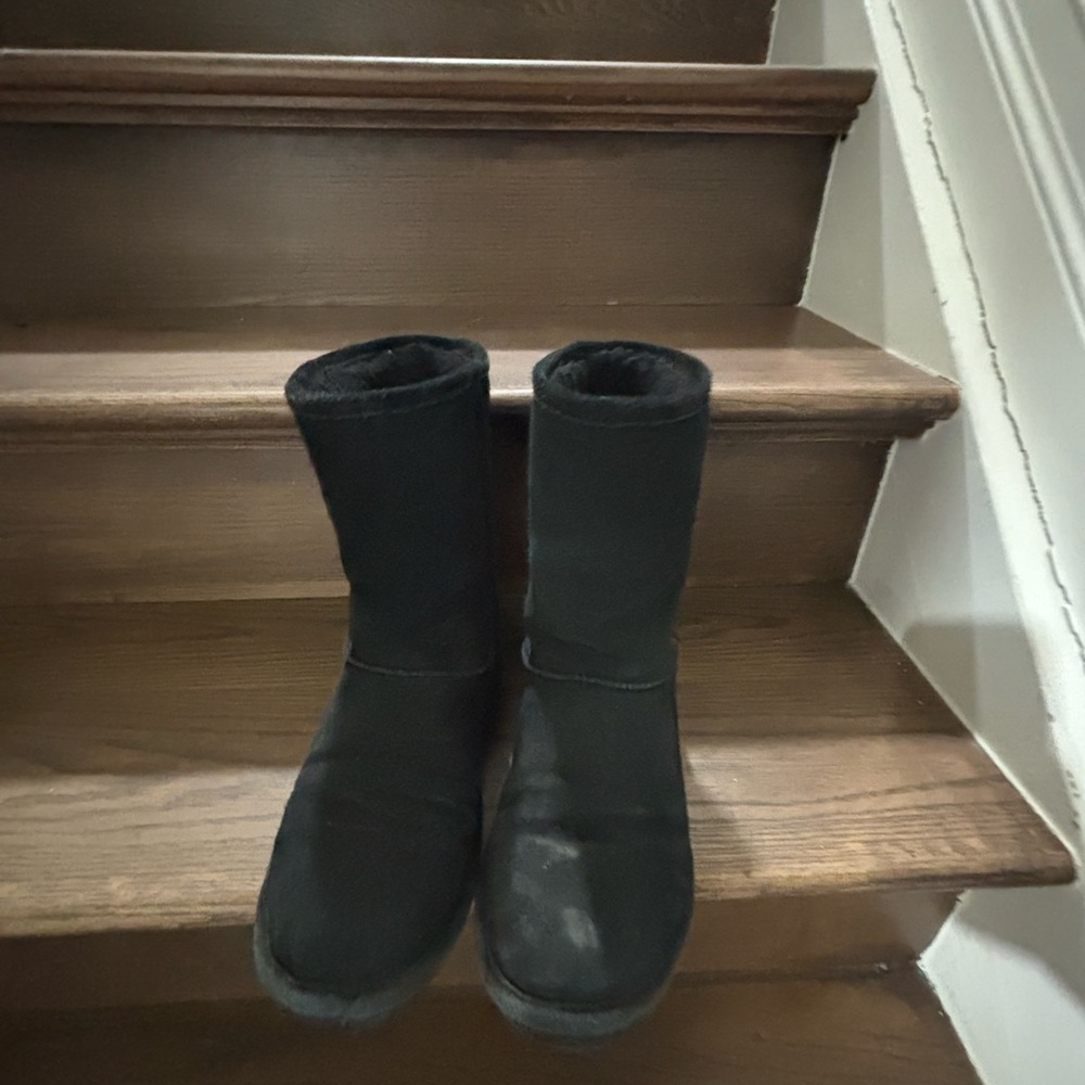 Classic Black Winter Boots bearplaw size 8